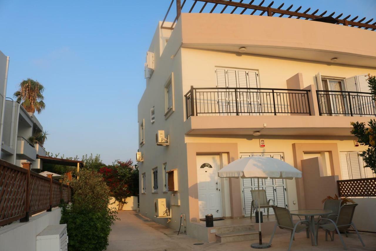 The Paradise Townhouses By Taimoura Paphos Exterior foto